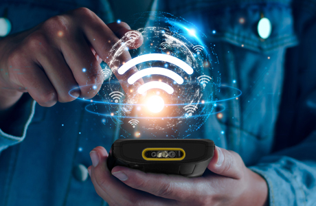 屋内外を問わず、快適な通信接続